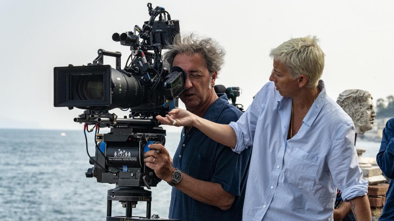 Parthenope: le prime immagini ufficiali del nuovo film di Paolo Sorrentino