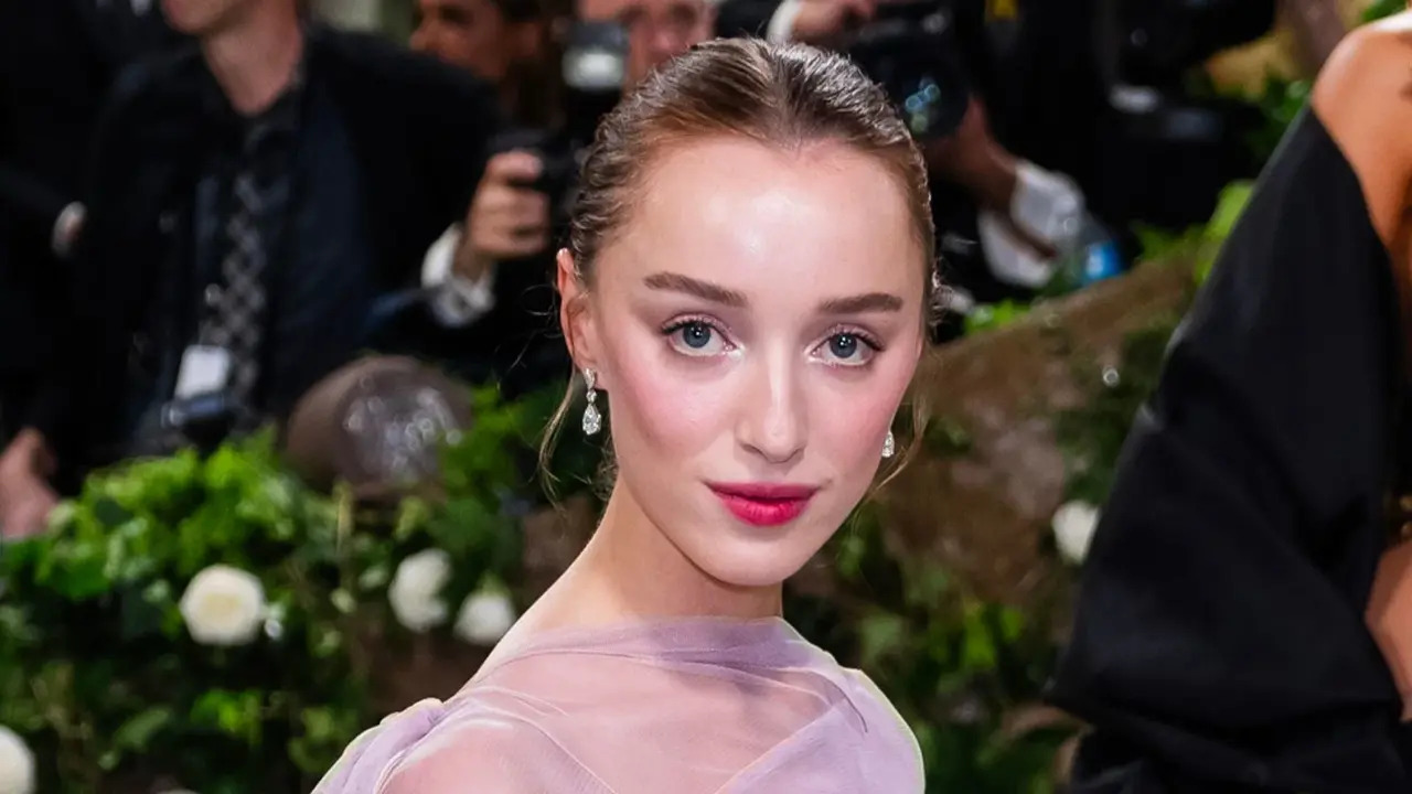 Phoebe Dynevor, l’attrice di Bridgerton protagonista di un horror con feroci squali killer