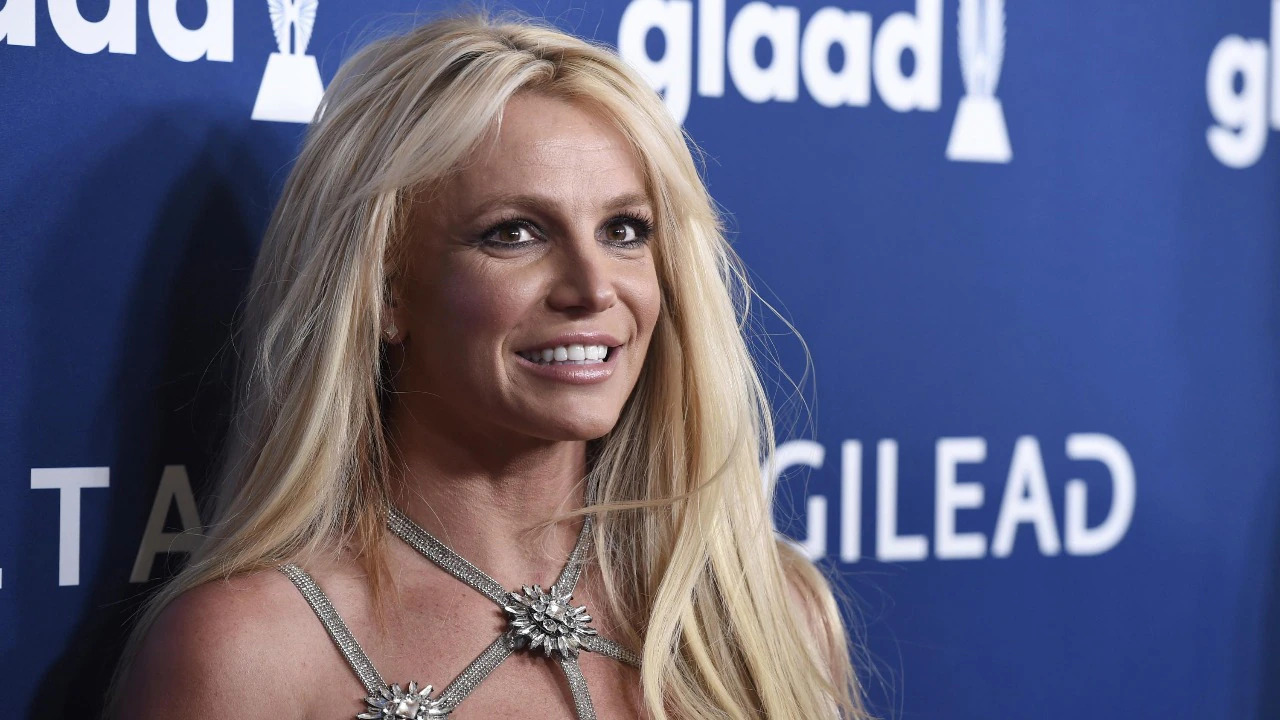 Britney Spears e le dolorose conseguenze dell’incidente allo Chateau Marmont Hotel, dopo la presunta lite col fidanzato: “Sono cose che succedono” [VIDEO]