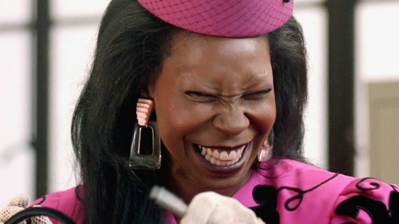 Whoopi Goldberg e la controversa dichiarazione che ha scatenato le critiche: “ho disperso le ceneri di mia madre su una giostra di Disneyland”