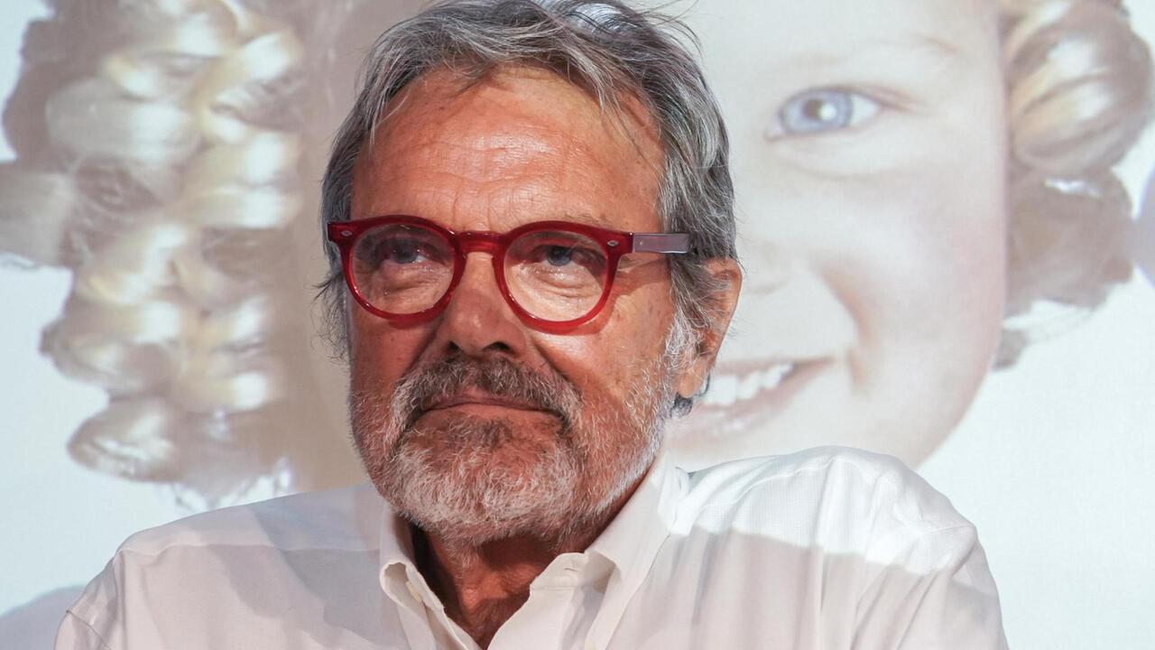 Oliviero Toscani e la malattia incurabile che lo ha colpito: “Ho perso 40 chili”