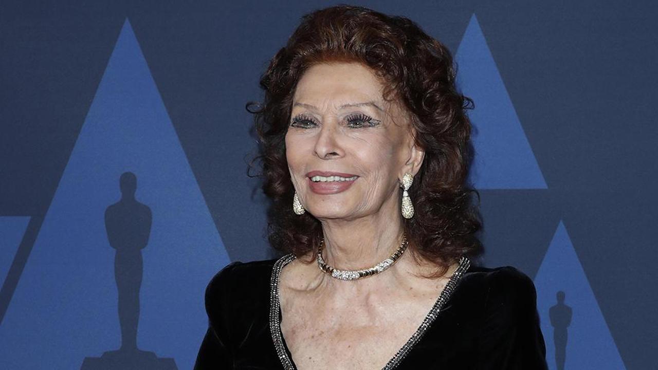 Sophia Loren sulla decisione di non andare agli Oscar: “Non potrei sopportare l’idea di stare seduta davanti a milioni di spettatori”