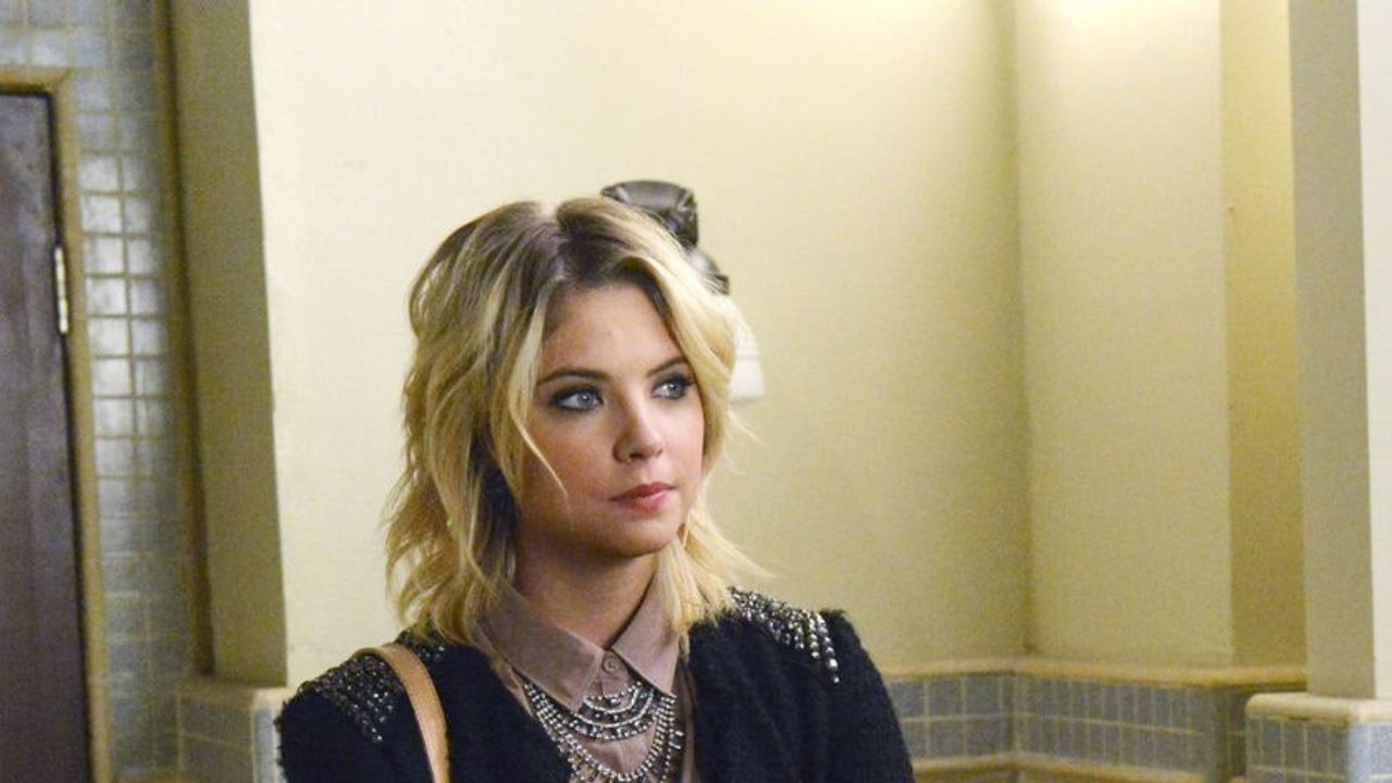 Ashley Benson presenta al mondo il suo gioiello: la piccola Aspen con gli occhiali da sole fa impazzire i fan! [FOTO]