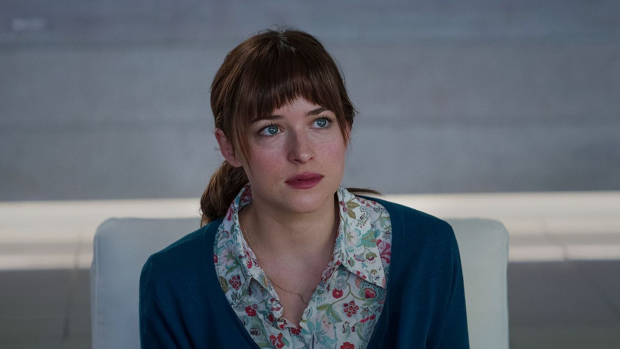 Incidente per Dakota Johnson a Cannes 2025 - Cinematographe.it