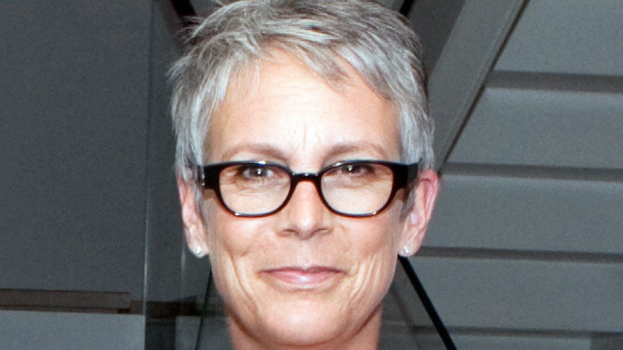 Jamie Lee Curtis rimpiange l'intervento di chirurgia plastica fatto a 25 anni - Cinematographe.it