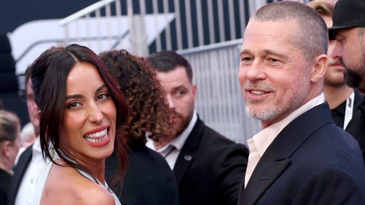 Brad Pitt e Ines de Ramon e il debutto come coppia sul red carpet di F1 [FOTO]