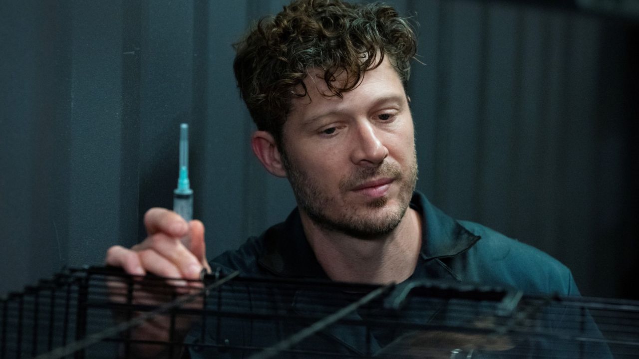 Zach Gilford e la nascita del figlio persa a causa della pandemia - Cinematographe.it