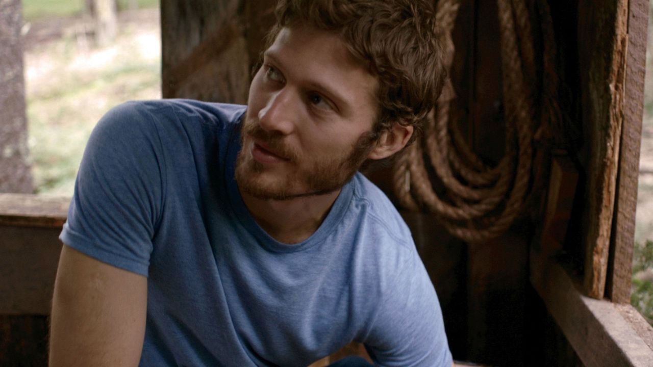 Zach Gilford e la nascita del figlio persa a causa della pandemia - Cinematographe.it