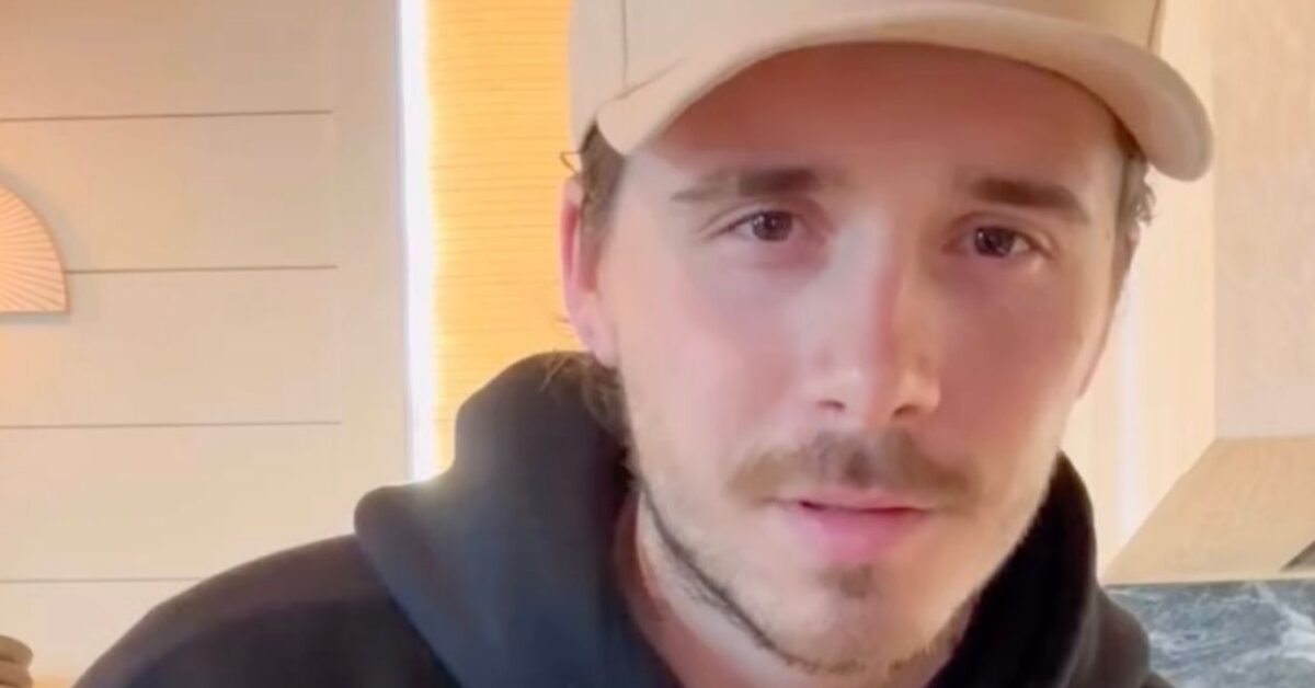 Brooklyn Beckham e gli spericolati esperimenti culinari: ora cucina la pasta con acqua di mare! [FOTO]