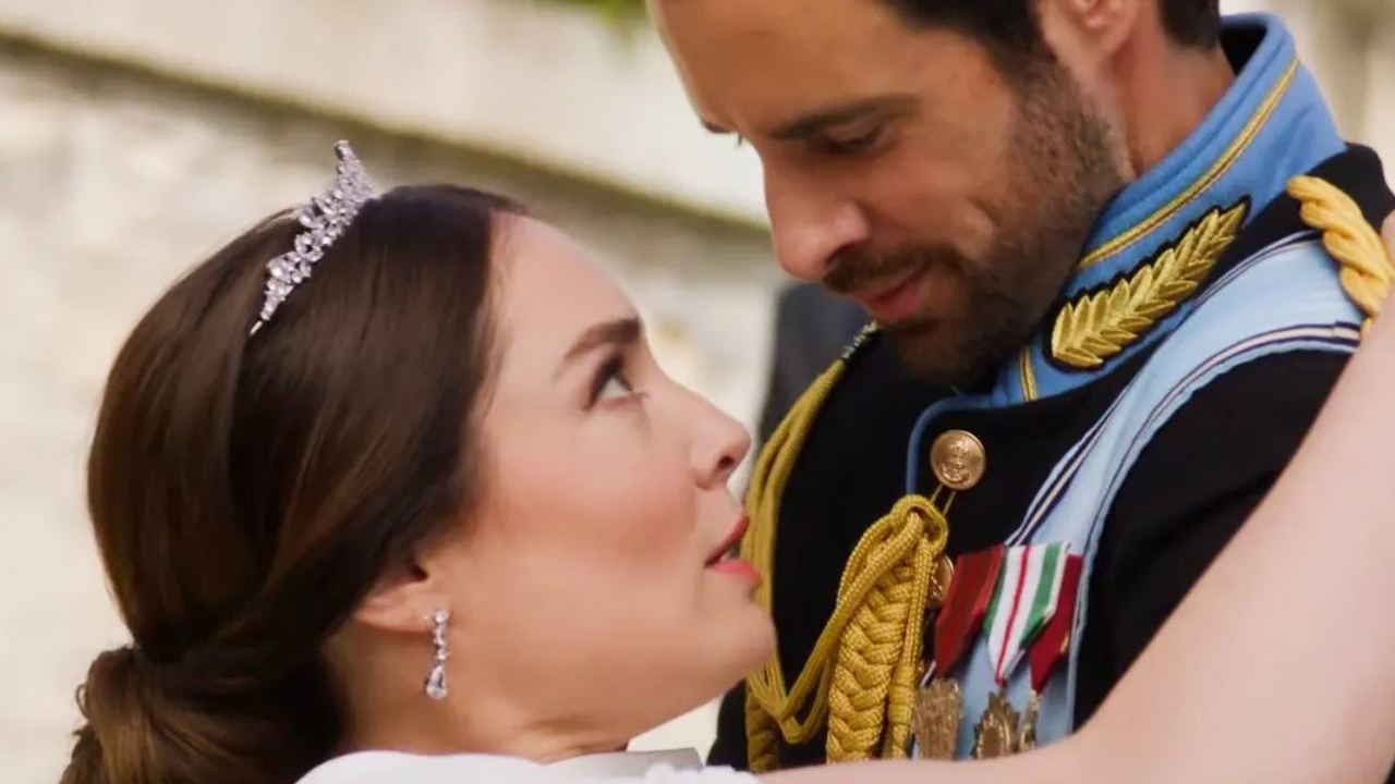 Un amore regale: trama, trailer e cast del film di Clare Niederpruem