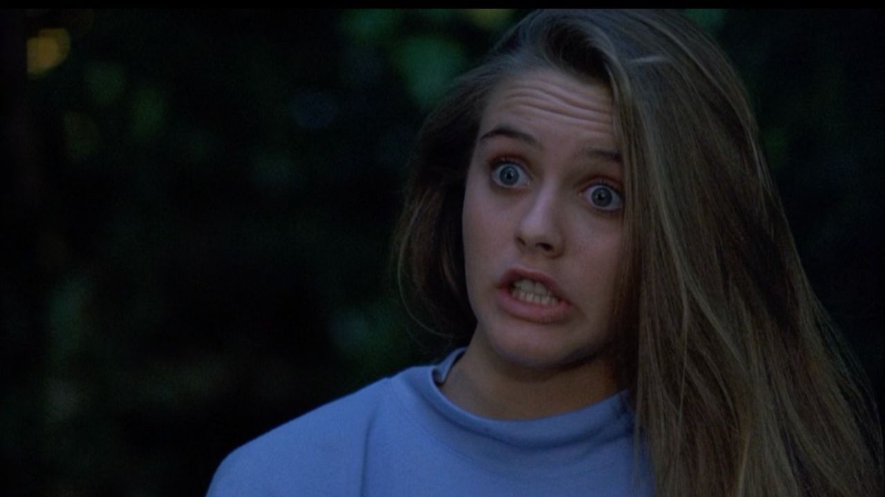 Alicia Silverstone pensava che Cary Elwes fosse il suo ragazzo sul set de La ragazza della porta accanto - Cinematographe.it