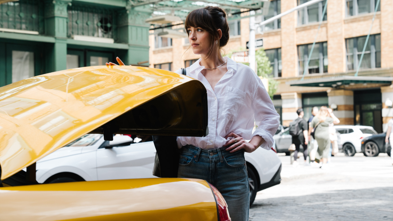 Dakota Johnson Material Love cinematographe.it