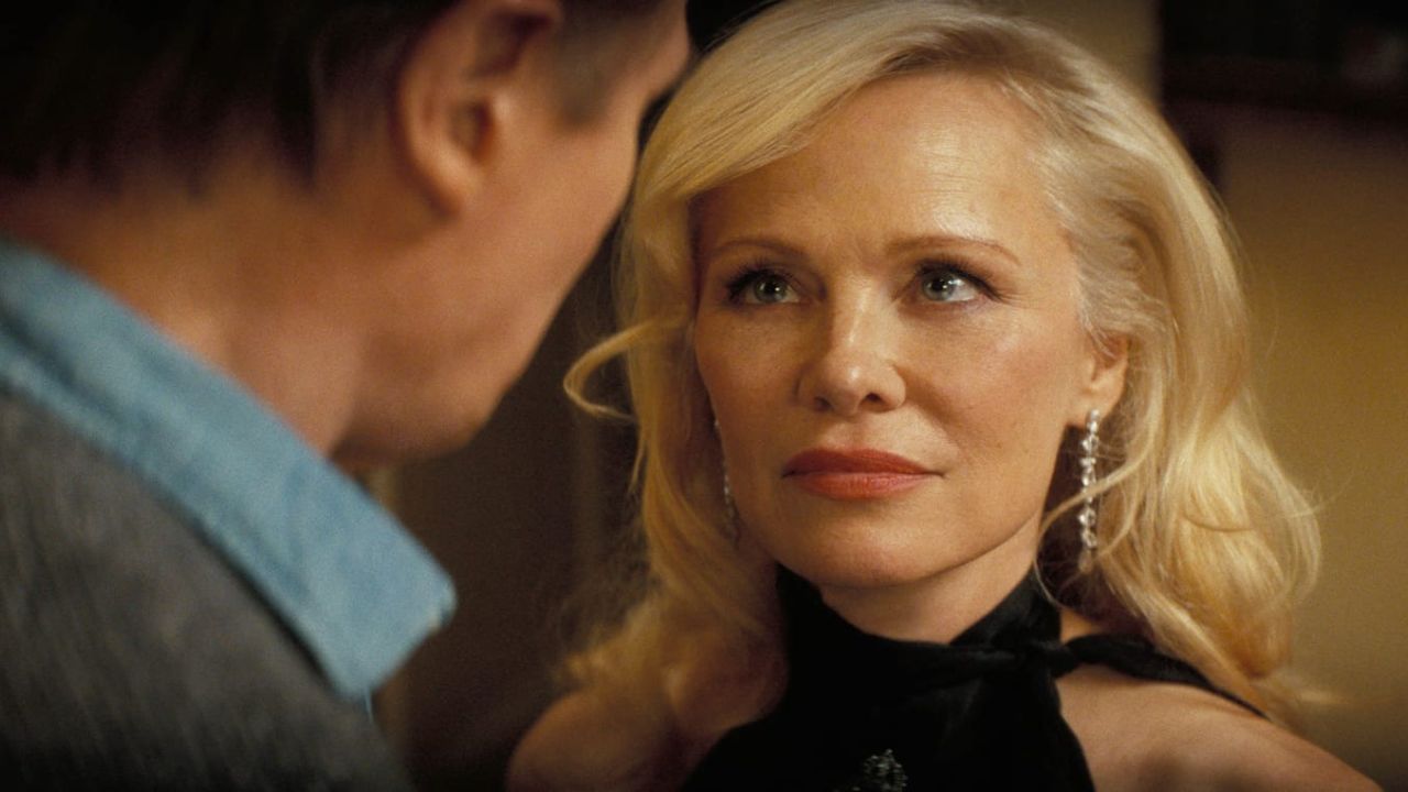 Considerare finta storia d'amore tra Pamela Anderson e Liam Neeson è ridicolo per una fonte - Cinematographe.it