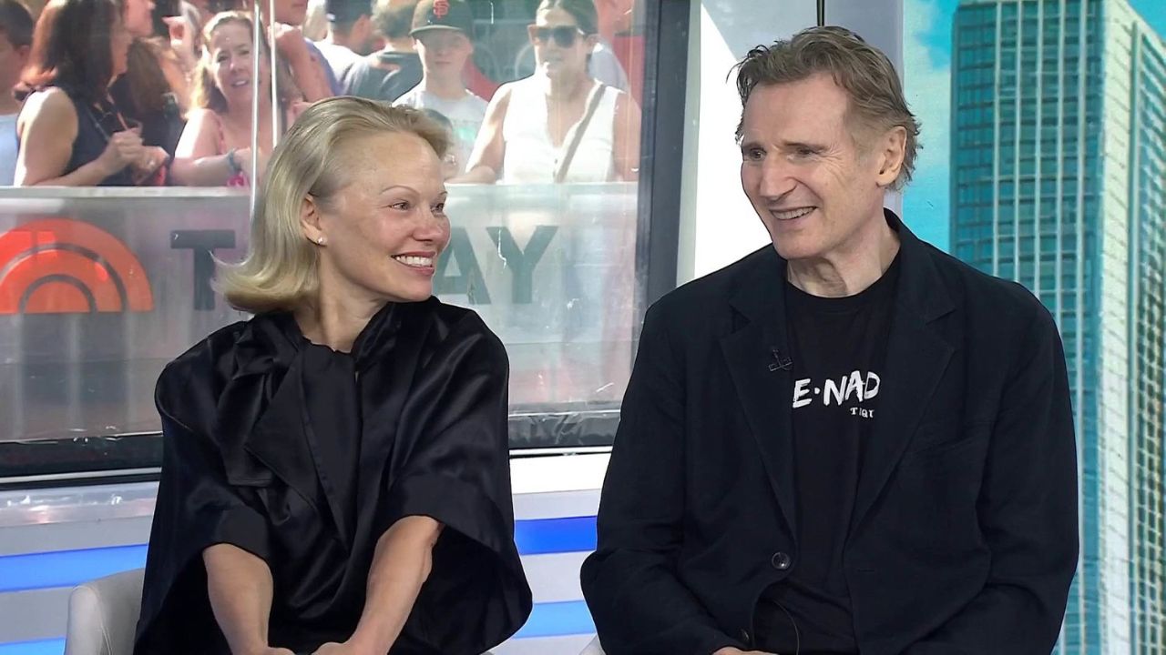 Considerare finta storia d'amore tra Pamela Anderson e Liam Neeson è ridicolo per una fonte - Cinematographe.it