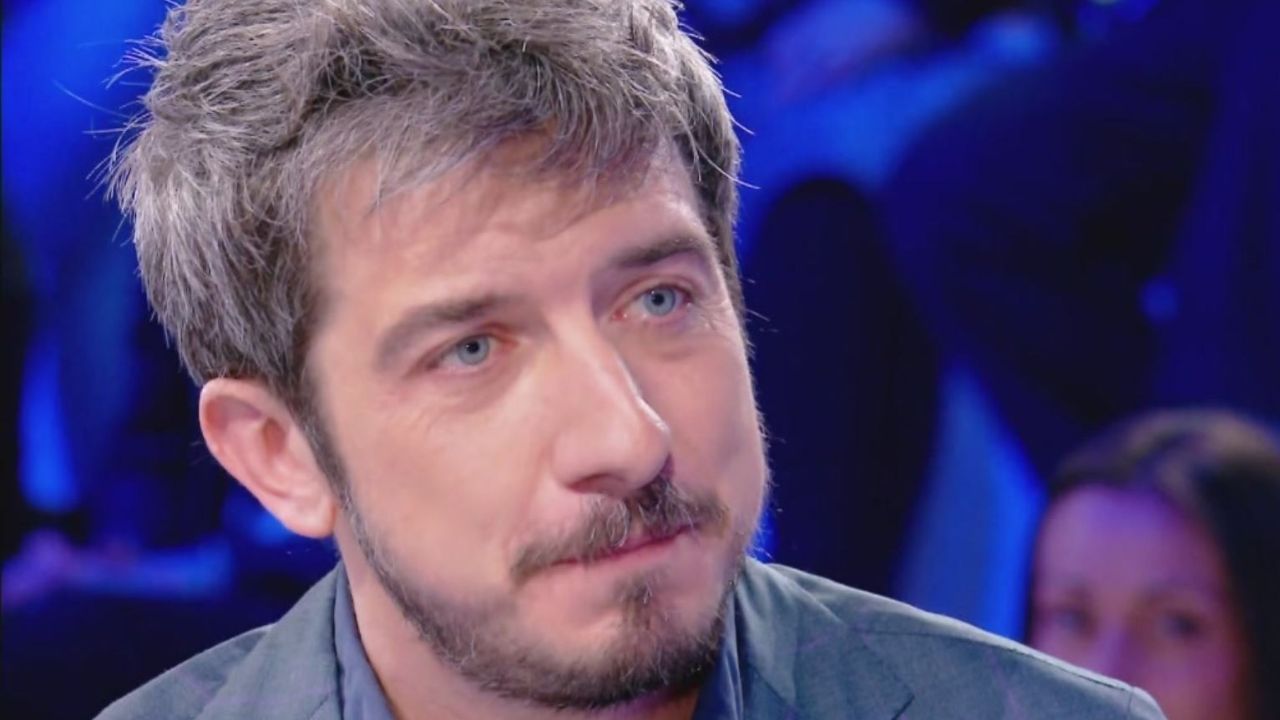 Paolo Ruffini smentisce le voci sul volo in ritardo per colpa sua - Cinematographe.it