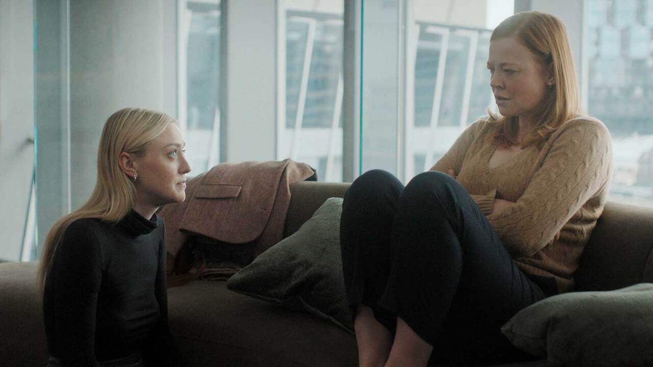 All Her Fault: la prima immagine della serie con Sarah Snook e Dakota Fanning