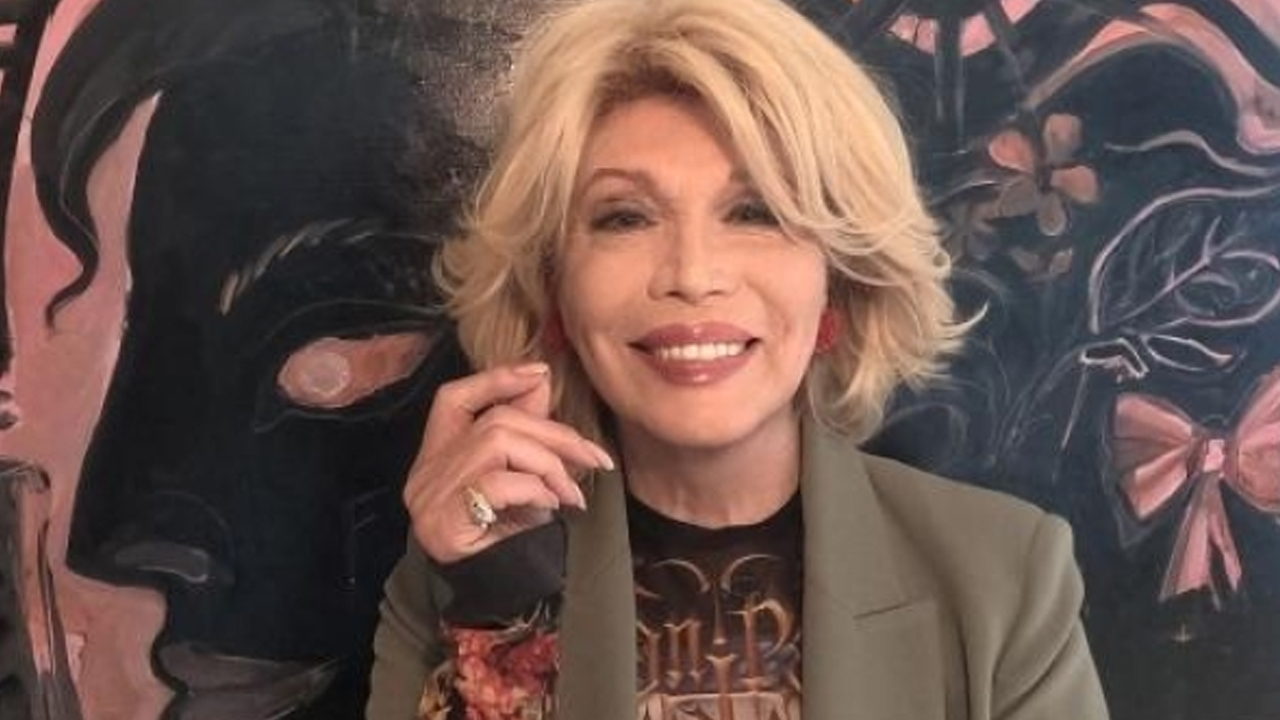 Amanda Lear decisa a fare causa ad HBO per il documentario Enigma: “è un vergognoso tentativo di outing”