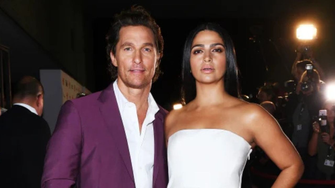Matthew McConaughey e il segreto di un matrimonio felice: “È il letto…”