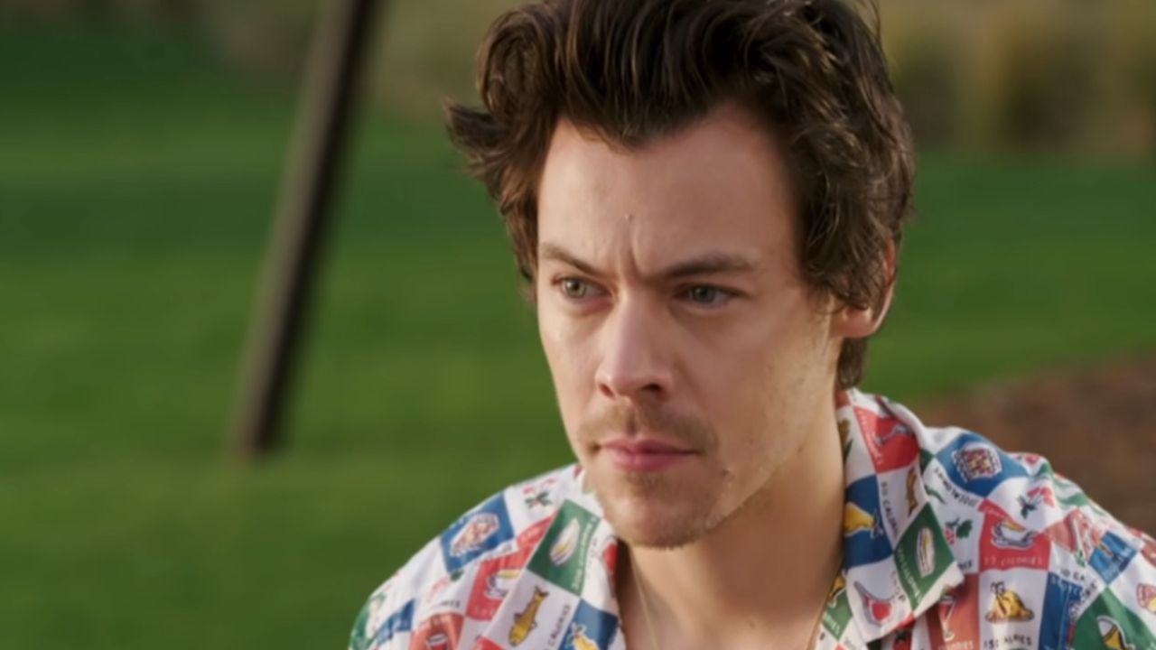 Harry Styles e la maratona in incognito a Berlino con lo pseudonimo di Sted Sarandos [FOTO]