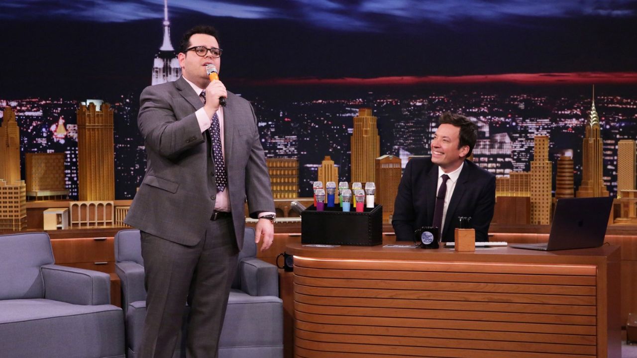 Josh Gad contro la DIsney per la sospensione del Jimmy Kimmel Live!: “ha fatto più lui per voi che molti altri presentatori”