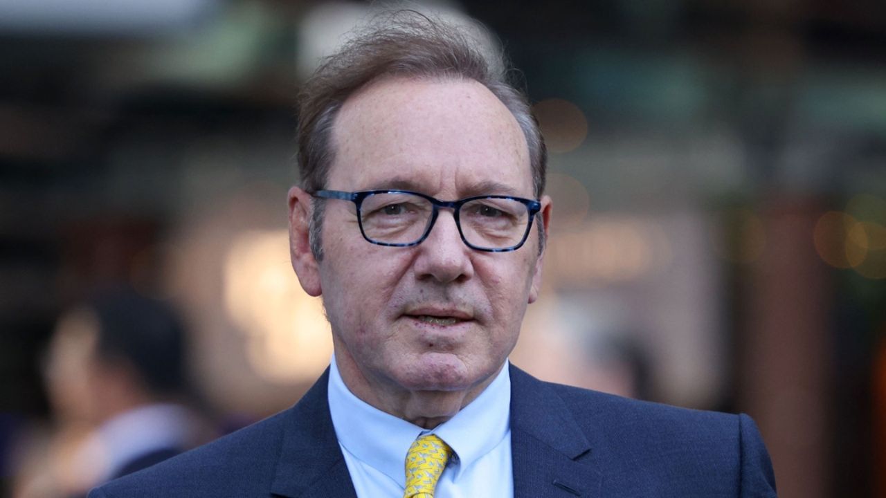 Kevin Spacey torna sul red carpet: “Amo Venezia, sono felice di essere qui”