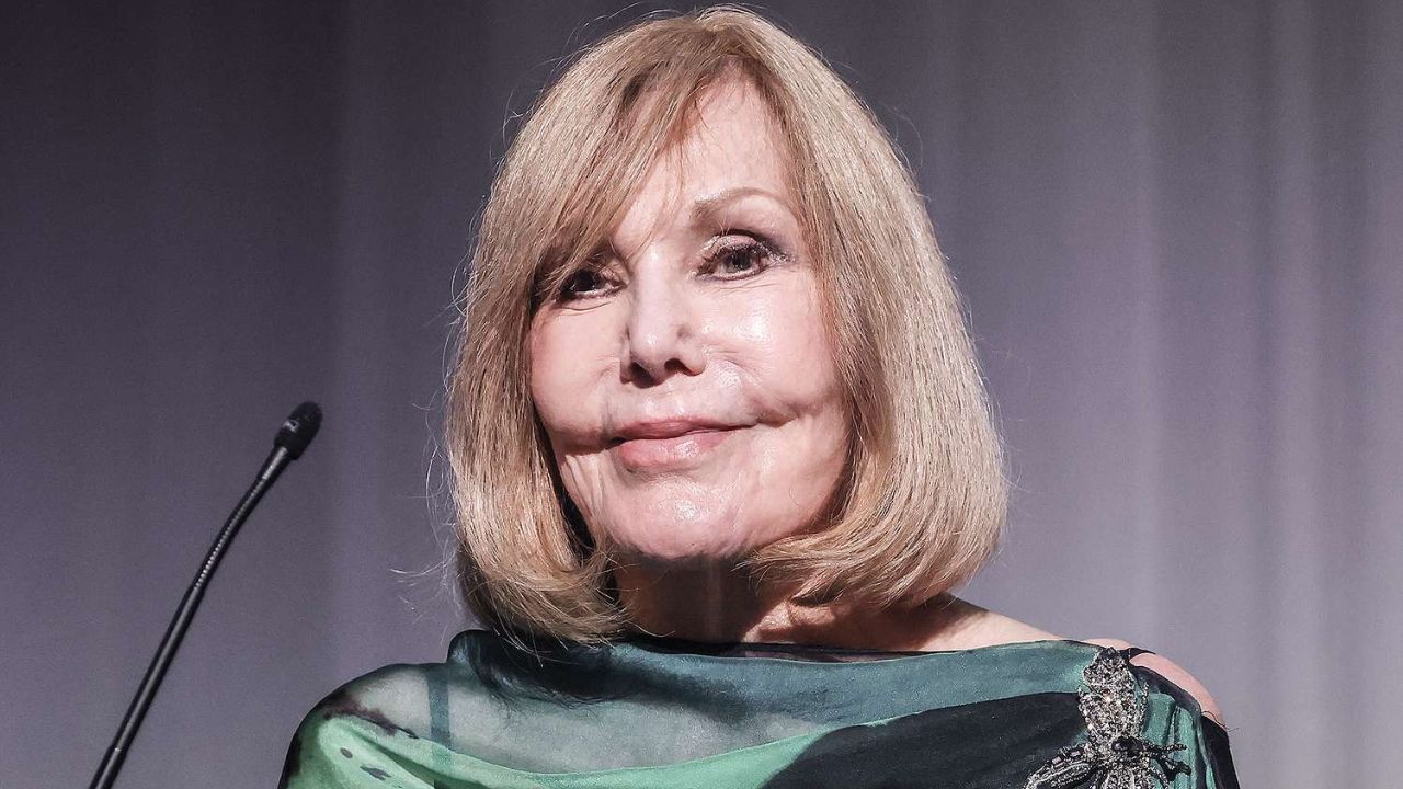 Kim Novak: “Mia madre cercò di uccidermi da bambina”