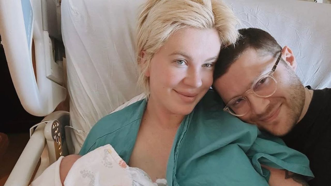 Ireland Baldwin attacca i genitori Alec Baldwin e Kim Basinger - Cinematographe.it