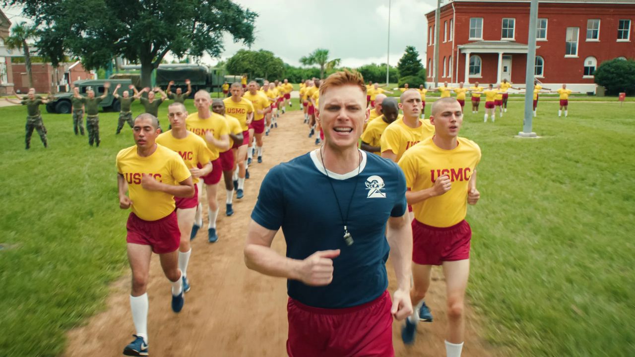 La serie Netflix che ha irritato il Pentagono: la storia vera di un cadetto gay negli anni Novanta