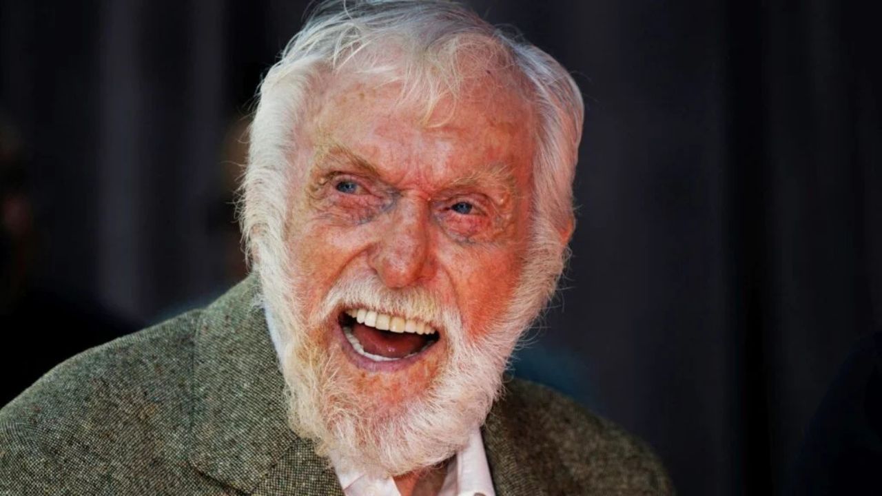 Dick Van Dyke svela il suo segreto per arrivare a 100 anni: “Ci sono solo due cose da evitare”