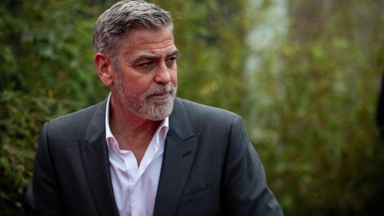 George Clooney ammette: “Far sostituire Biden da Kamala Harris è stato un errore”