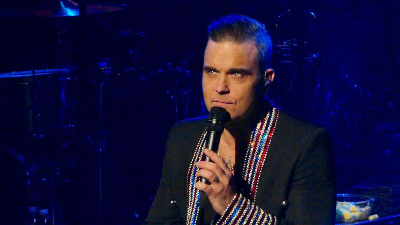 Il farmaco dimagrante assunto da Robbie Williams gli starebbe facendo perdere la vista - Cinematographe.it