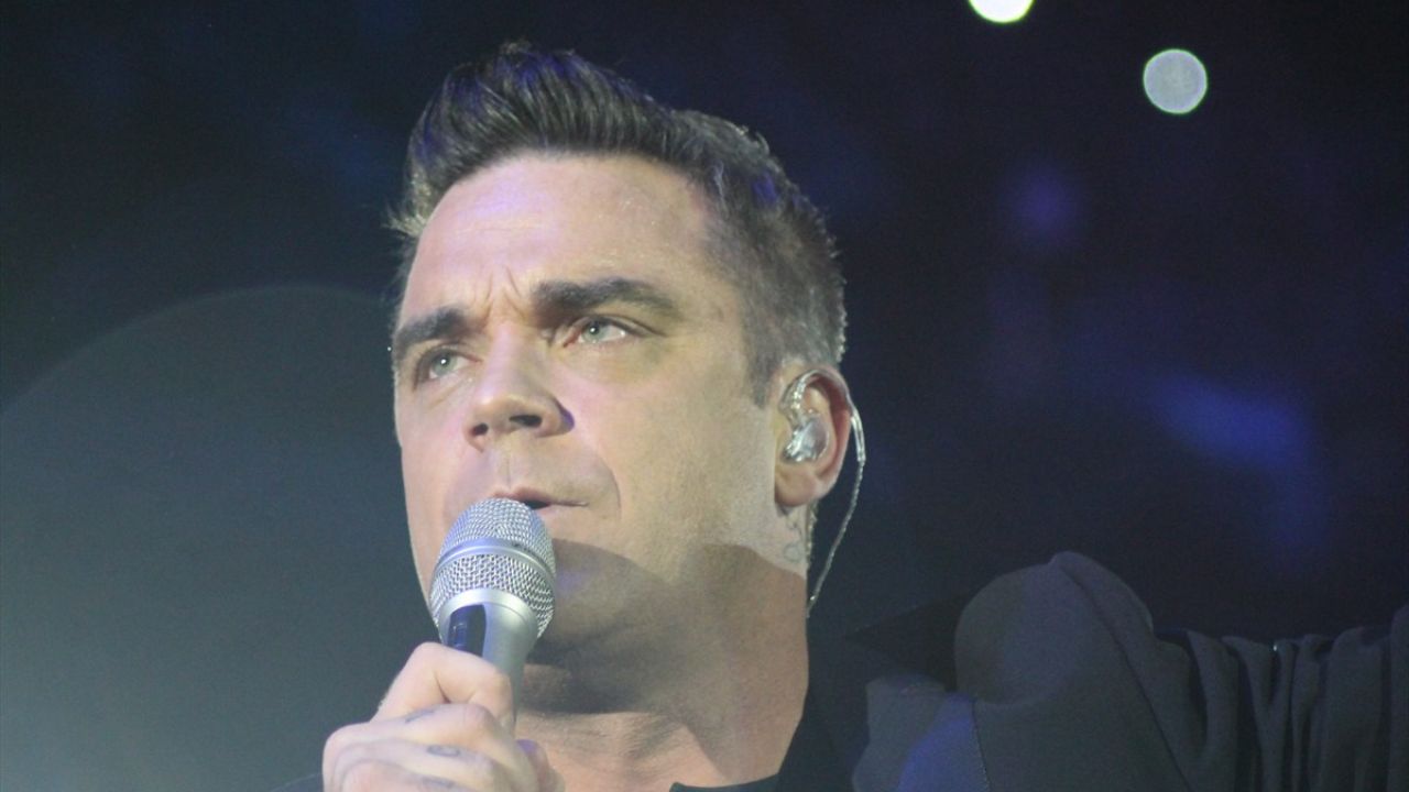 Il farmaco dimagrante assunto da Robbie Williams gli starebbe facendo perdere la vista - Cinematographe.it