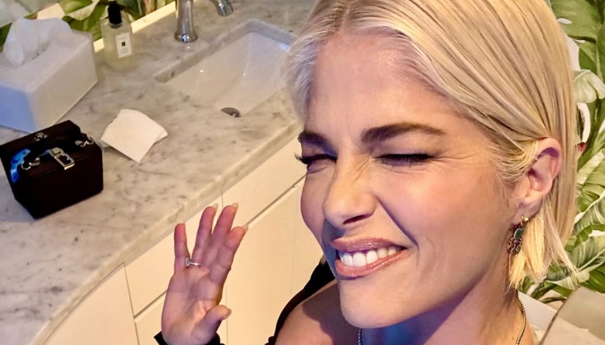 Selma Blair si sente molto fortunata perché la sclerosi multipla non sta peggiorando - Cinematographe.it